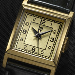Montre LIP Churchill femme acier doré bracelet cuir noir - vue D1