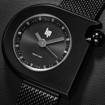 Montre LIP Mach 2000 Mini Moon femme acier noir bracelet métal noir - vue D1
