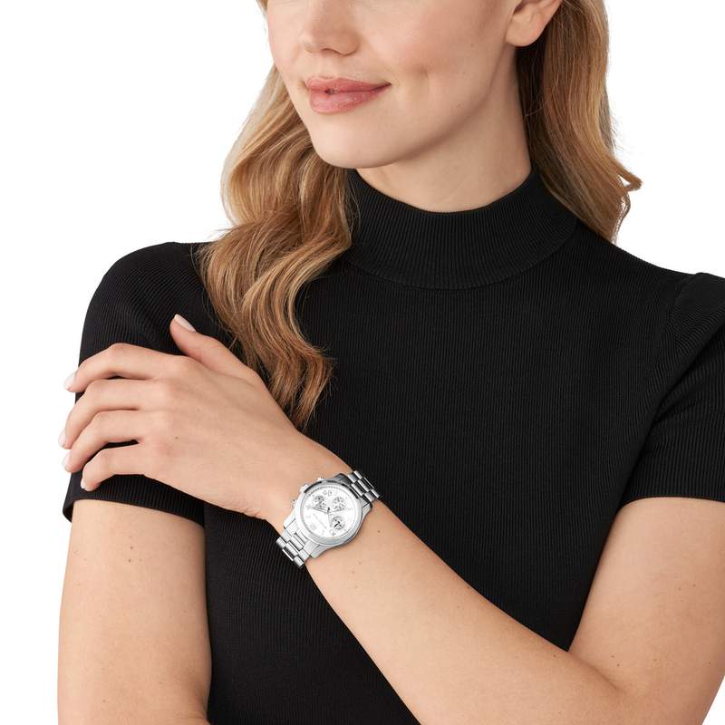 Montre MICHAEL KORS Runway femme bracelet acier - vue porté 1