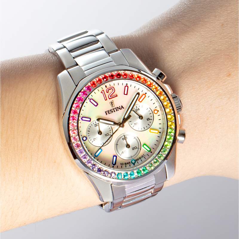 Montre FESTINA Boyfriend femme bracelet acier gris - vue porté 1