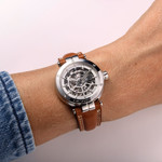 Montre HERBELIN Newport Automatic femme automatique acier bracelet cuir marron - vue porté 1