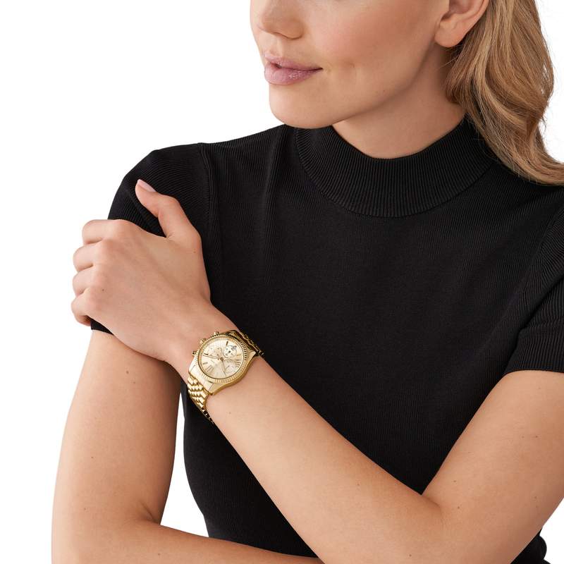 Montre MICHAEL KORS Lexington femme bracelet acier doré - vue porté 1