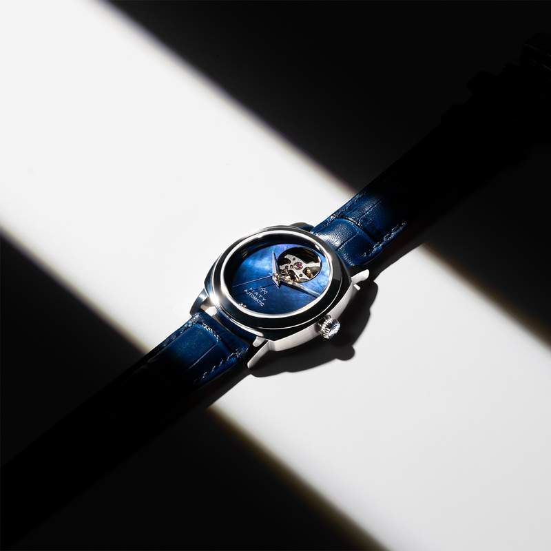 Montre MATY GM automatique cadran bleu bracelet cuir bleu - vue D4