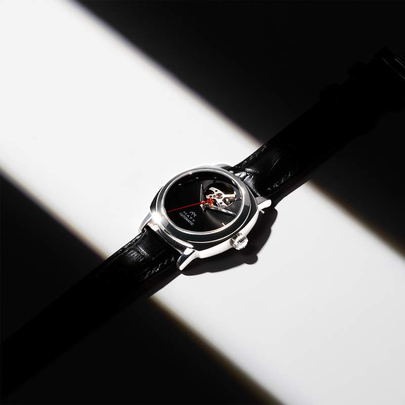 Montre MATY GM automatique cadran noir bracelet cuir noir - vue D4