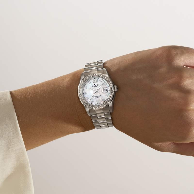 Montre LOTUS freedom collection femme bracelet acier - vue porté 1
