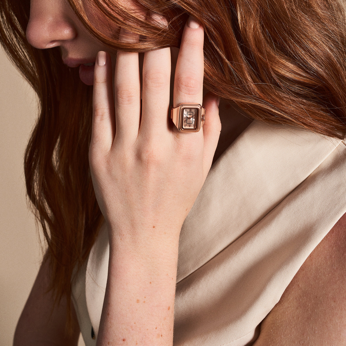Montre FOSSIL watch ring femme bracelet acier inoxydable doré rose - vue porté 1
