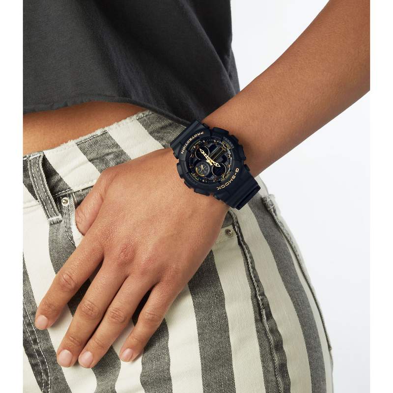 Montre CASIO G-SHOCK femme bracelet résine noir - vue porté 1