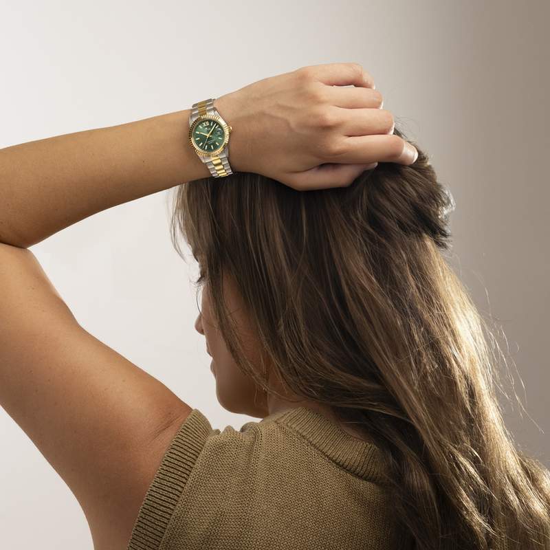 Montre LOTUS Freedom femme bracelet acier bicolore - vue porté 1