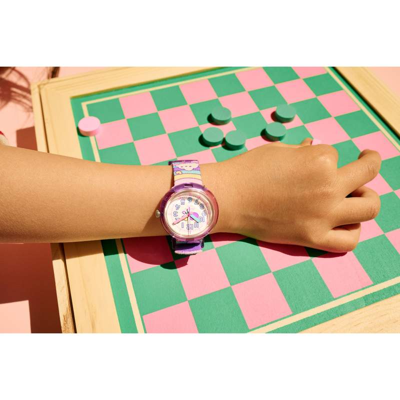 Montre Flik Flak Gameland Cloud level enfant plastique biosourcé bracelet PET recyclé violet - vue porté 1