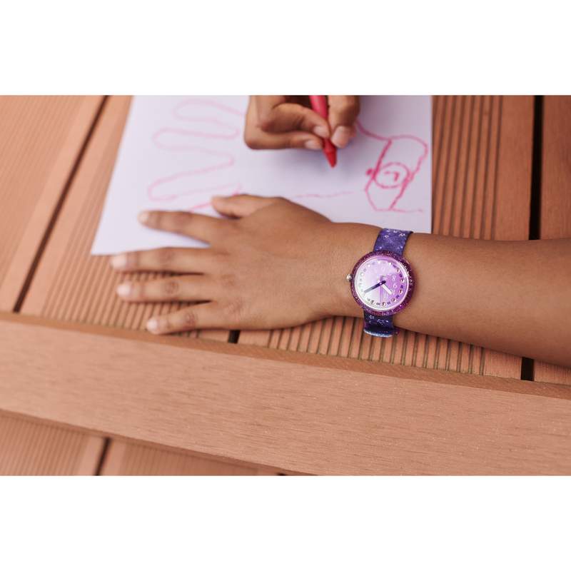 Montre Flik Flak  goes wild enfant plastique biosourcé bracelet PET recyclé violet - vue porté 1