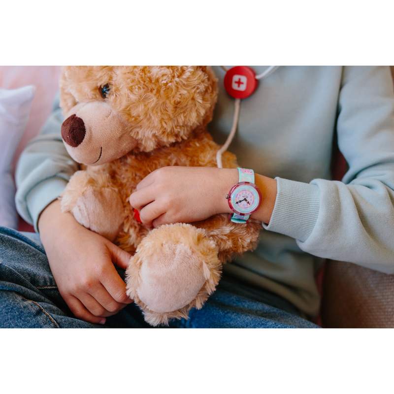 Montre Flik Flak Future dreams My spirit animal enfant plastique biosourcé bracelet PET recyclé vert - vue porté 2