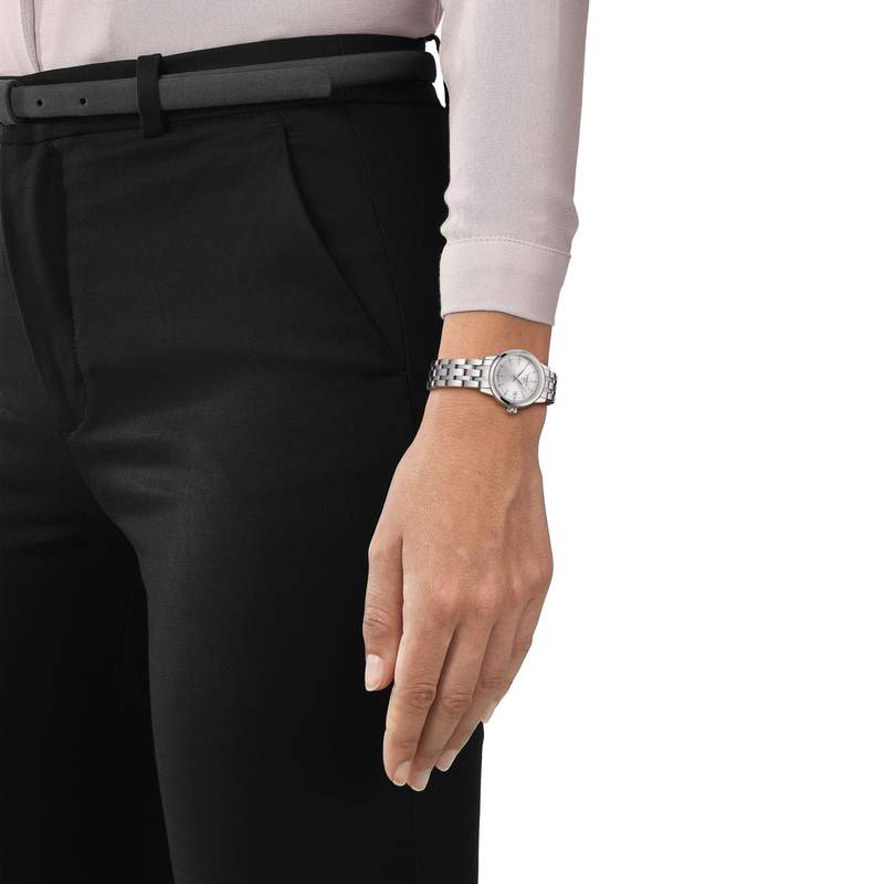 Montre TISSOT T-CLASSIC DREAM femme cadran gris bracelet acier inoxydable - vue porté 1