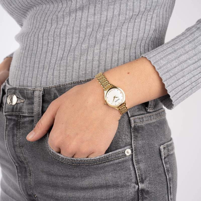 Montre BALMAIN tradition femme bracelet acier inoxydable or - vue porté 1