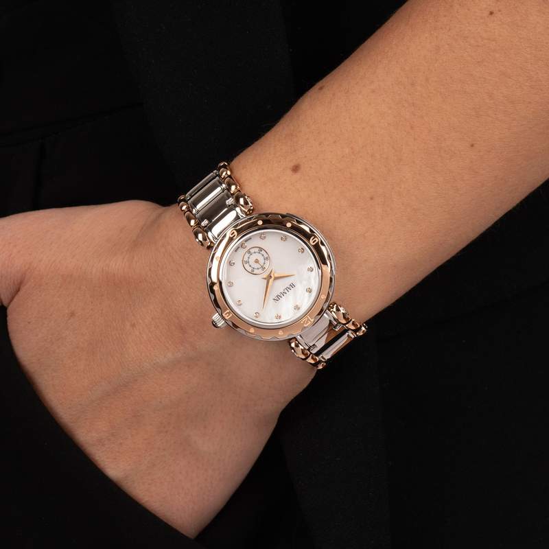 Montre BALMAIN downtown femme bracelet acier inoxydable bicolore rose - vue porté 2