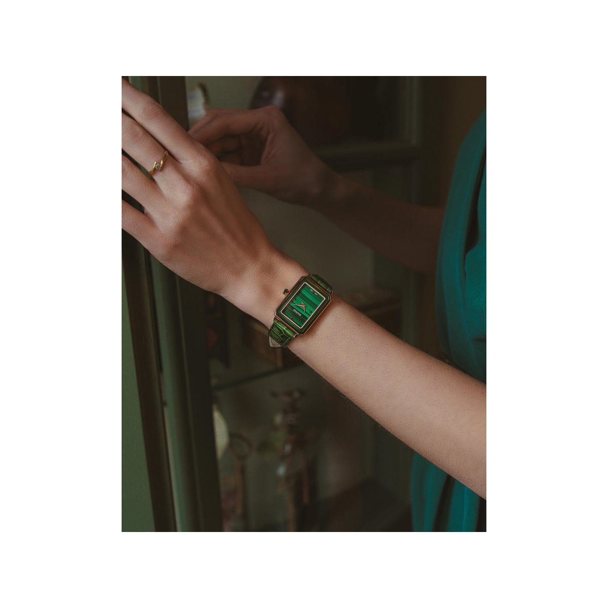 Montre BALMAIN trendies femme bracelet cuir vert - vue porté 4