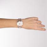 Montre BALMAIN downtown femme bracelet acier inoxydable bicolore rose - vue porté 3