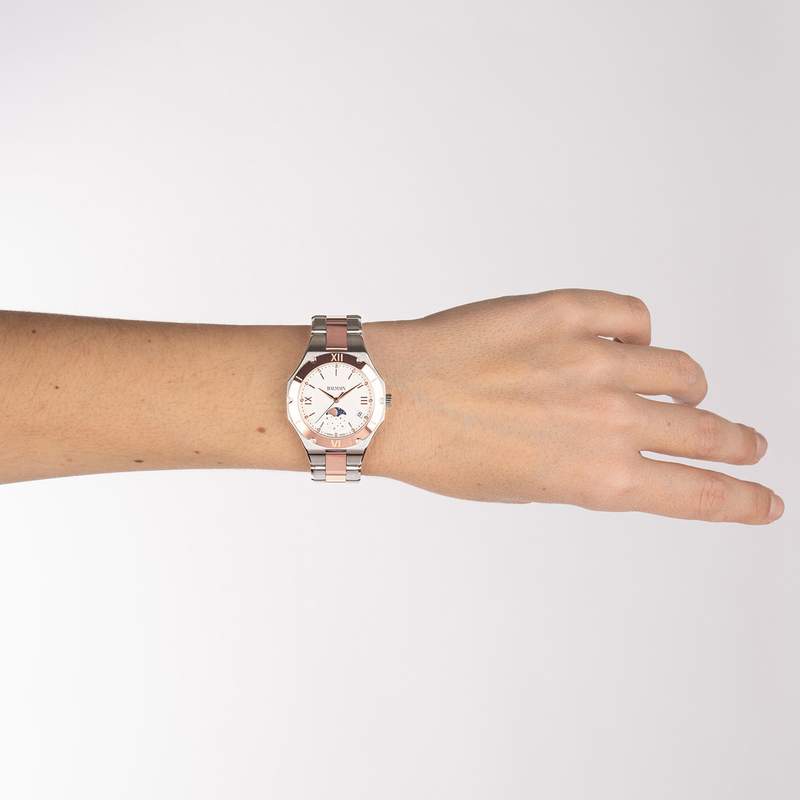 Montre BALMAIN downtown femme bracelet acier inoxydable bicolore rose - vue porté 3