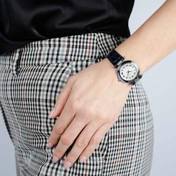 BALMAIN traditioneel dameshorloge met donkerblauwe leren band