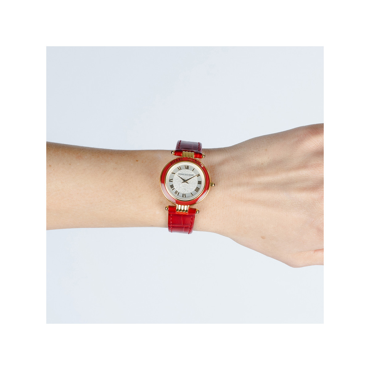 Montre BALMAIN tradition femme bracelet cuir rouge foncé - vue porté 4