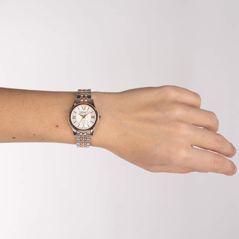 Montre BALMAIN tradition femme bracelet acier inoxydable bicolore rose - vue porté 3