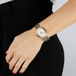 Montre BALMAIN tradition femme bracelet acier inoxydable bicolore rose - vue porté 1