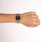 Montre BALMAIN tradition femme cadran nacre bracelet acier inoxydable bicolore rose - vue porté 3