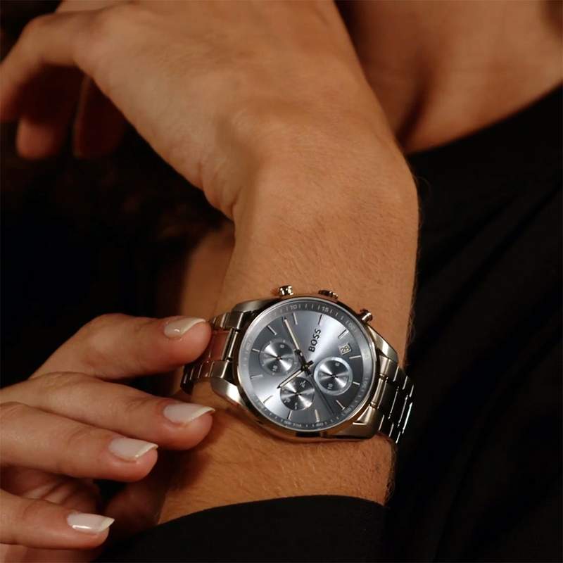 Montre BOSS sport lux femme bracelet acier - vue porté 1