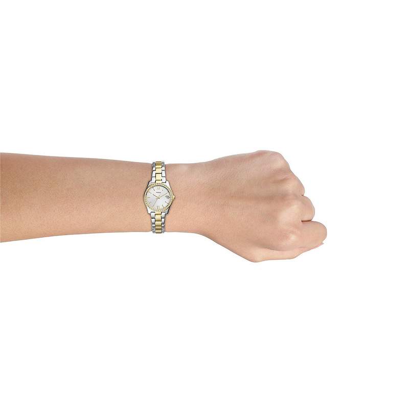 Montre FOSSIL scarlette femme bracelet acier inoxydable bicolore - vue porté 1