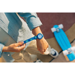Montre FLIK FLAK LOOP IN BLUE enfant bracelet pet recycle bleu - vue porté 1