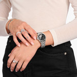 Montre THOMAS SABO femme cadran noir bracelet acier - vue porté 1