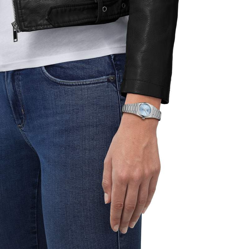 Montre TISSOT T-CLASSIC PRX femme cadran bleu bracelet acier inoxydable - vue porté 1