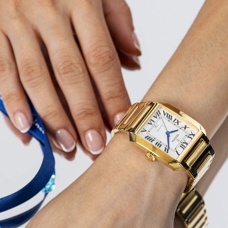 Montre festina femme The Square bracelet acier doré - vue porté 1