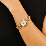 MONTRE BOSS FEMME Alive acier doré - vue porté 1