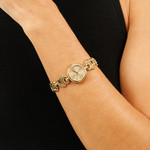 MONTRE BOSS FEMME Double b dressy acier doré - vue porté 1