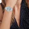 MONTRE TOMMY HILFIGER FEMME Th85 Crystals acier cadran Bleu - vue Vporté 1