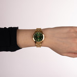 Montre BALMAIN classic R femme bracelet pvd doré - vue porté 2