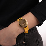 Montre BALMAIN BALMAINIA femme bracelet caoutchouc orange - vue porté 1