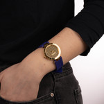 Montre BALMAIN BALMAINIA femme bracelet caoutchouc bleu - vue porté 1