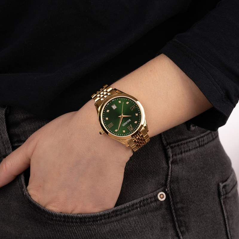 Montre BALMAIN classic R femme bracelet pvd doré - vue porté 1