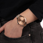 Montre BALMAIN classic R femme bracelet acier inoxydable bicolore rose - vue porté 1