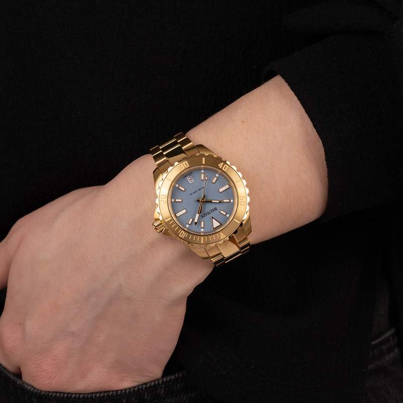 Montre BALMAIN ophrys femme bracelet pvd doré - vue porté 1