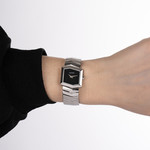 Montre BALMAIN taffetas femme bracelet acier inoxydable gris - vue porté 2