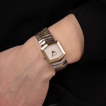 Montre BALMAIN taffetas femme bracelet acier inoxydable bicolore jaune - vue porté 1