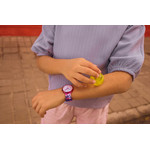 Montre FLIK FLAK let's get artsy enfant cadran rose bracelet pet recycle rose - vue porté 2