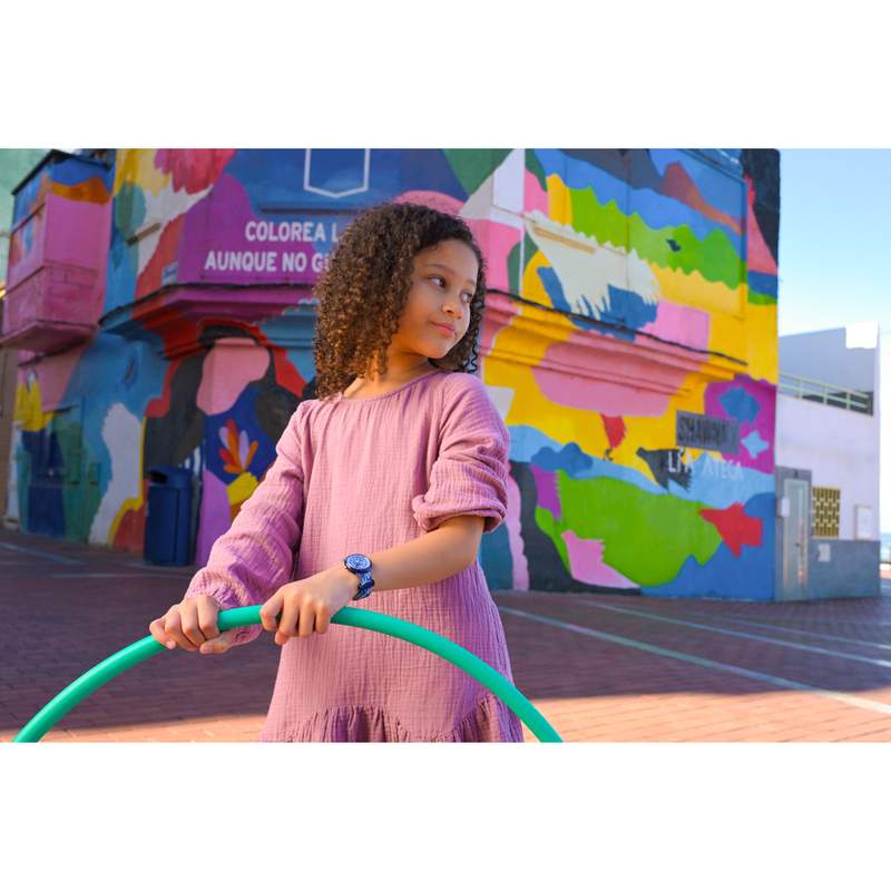 Montre FLIK FLAK let's get artsy enfant cadran bleu bracelet pet recycle bleu - vue porté 1