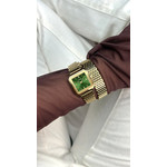 Montre CLUSE Gracieuse Petite femme cadran vert bracelet acier doré - vue porté 3