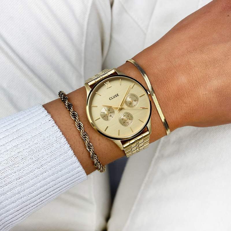 Montre CLUSE Minuit Multifunction femme cadran doré bracelet acier doré - vue porté 1