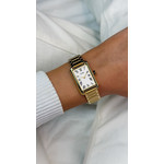 Montre CLUSE Belisenna femme cadran blanc bracelet acier doré - vue porté 1