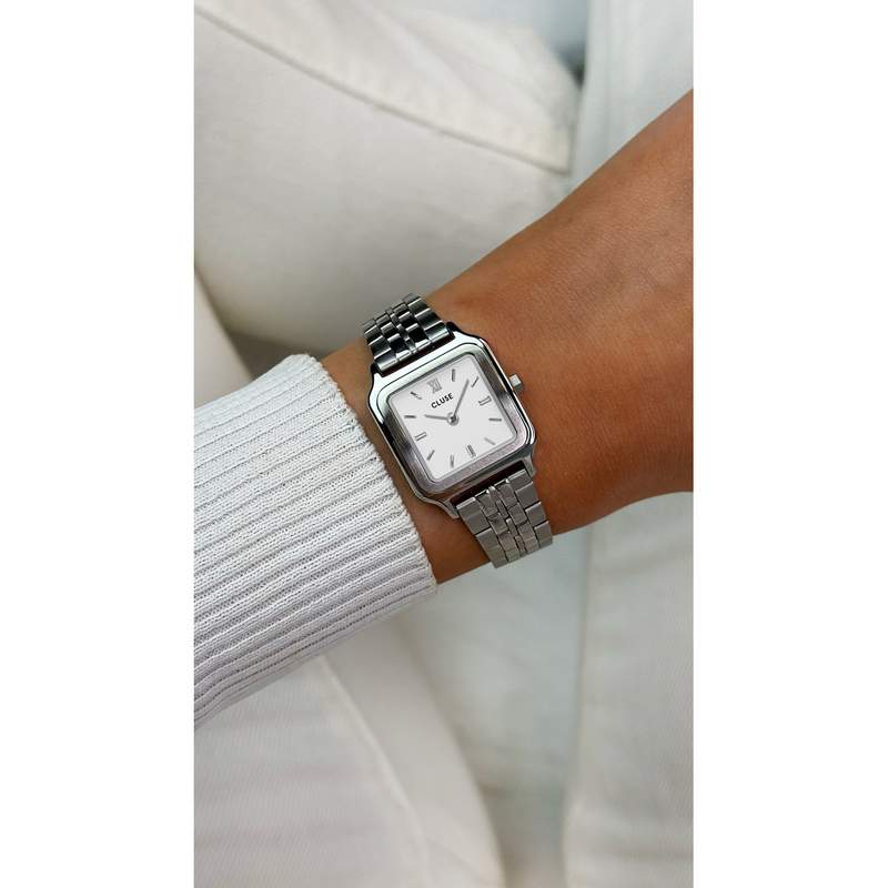Montre CLUSE Gracieuse Petite femme cadran blanc bracelet acier - vue porté 1