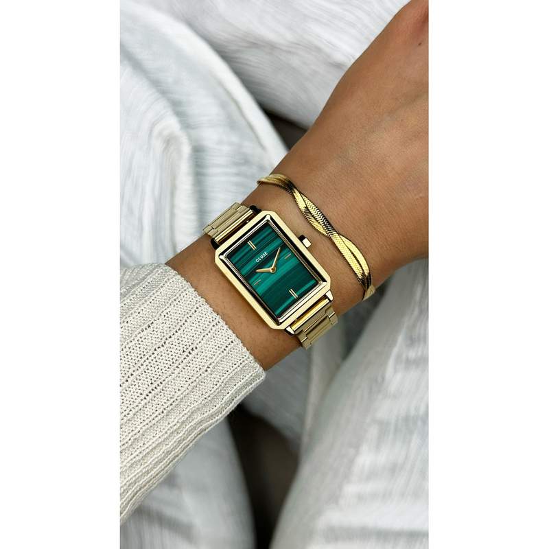 Montre CLUSE Fluette femme cadran vert bracelet acier doré - vue porté 1